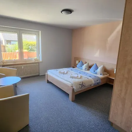 Semesterbostad Gaestezimmer Mit Wohnzimmer In Norddeich Norden